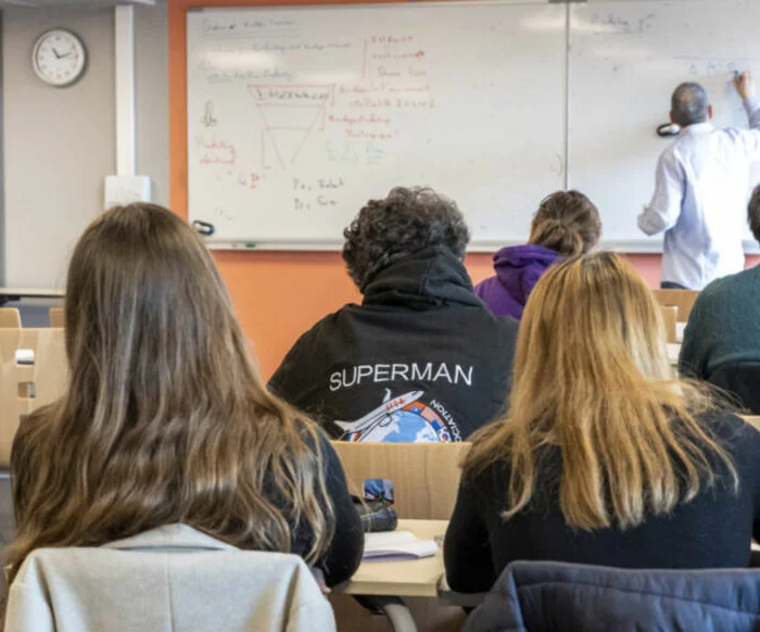École ingénieurs ESIEA Le Parisien