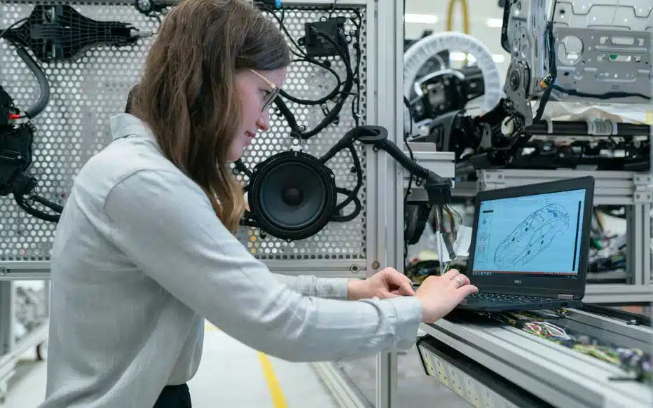 Manque de filles en sciences : « Sans cette rencontre, je ne me serais jamais intéressée à l’aéronautique »