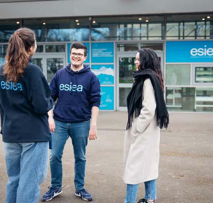 Étudiants de l'ESIEA Laval