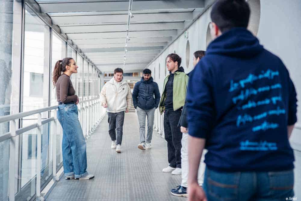 Étudiants de l'ESIEA Laval