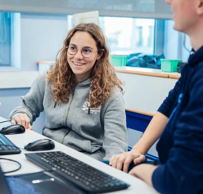 Étudiants de l'ESIEA Laval en cours