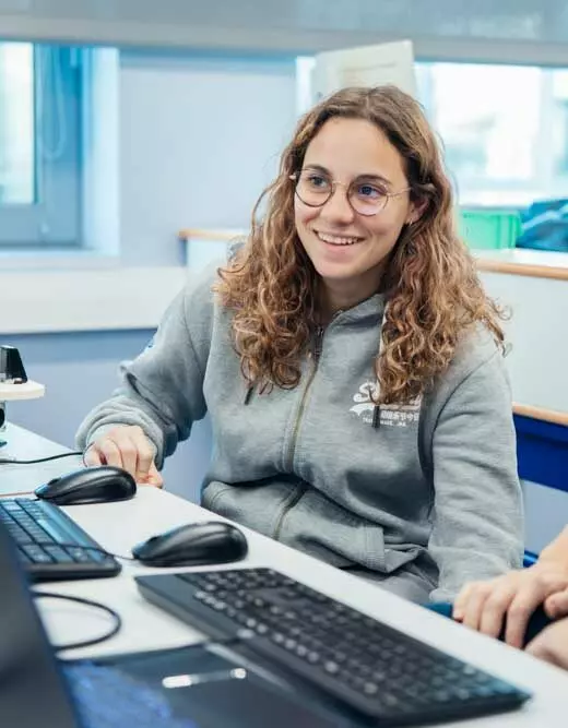 Étudiants de l'ESIEA Laval en cours
