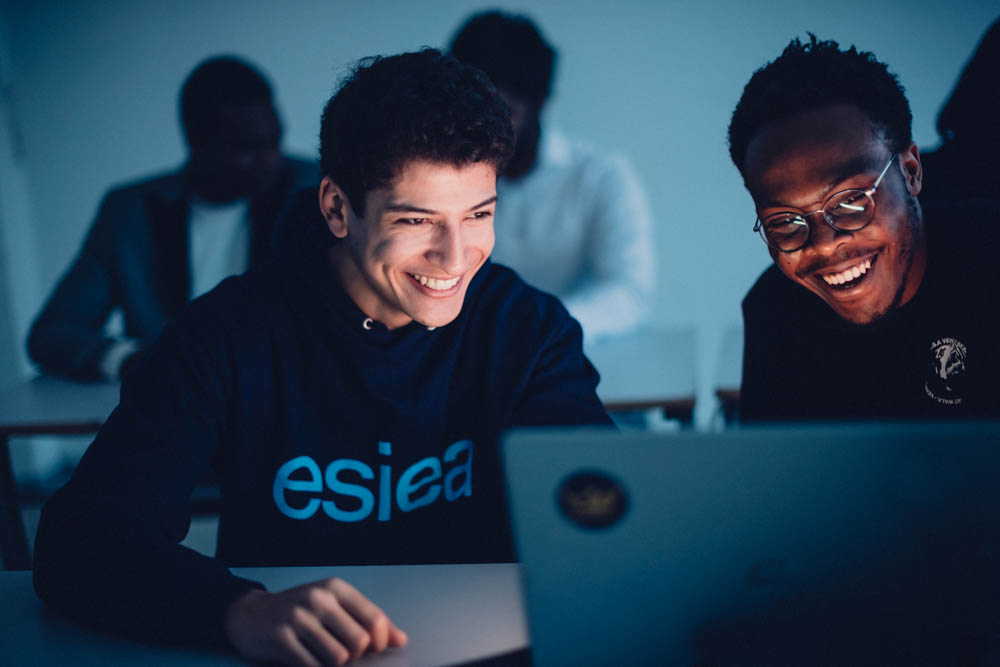 Étudiants ESIEA en développement web