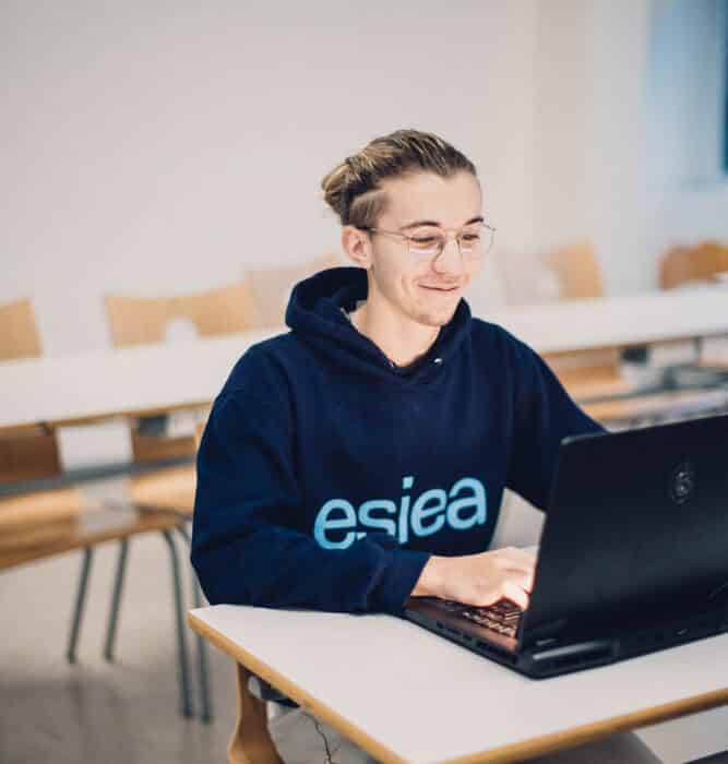 Étudiant en big Data ESIEA
