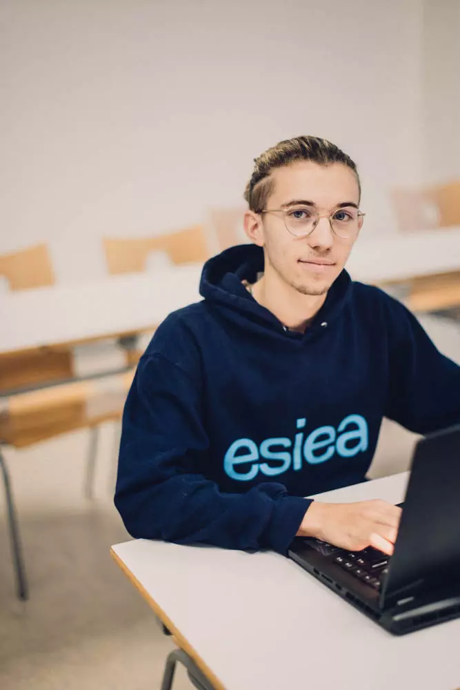 Equipment ESIEA