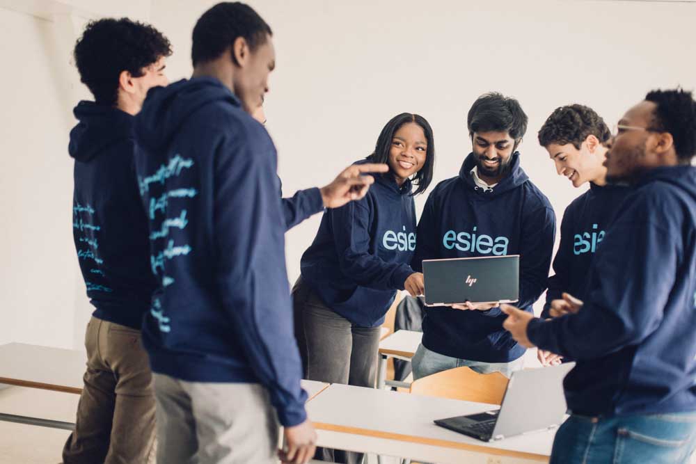 Étudiants ESIEA en cours