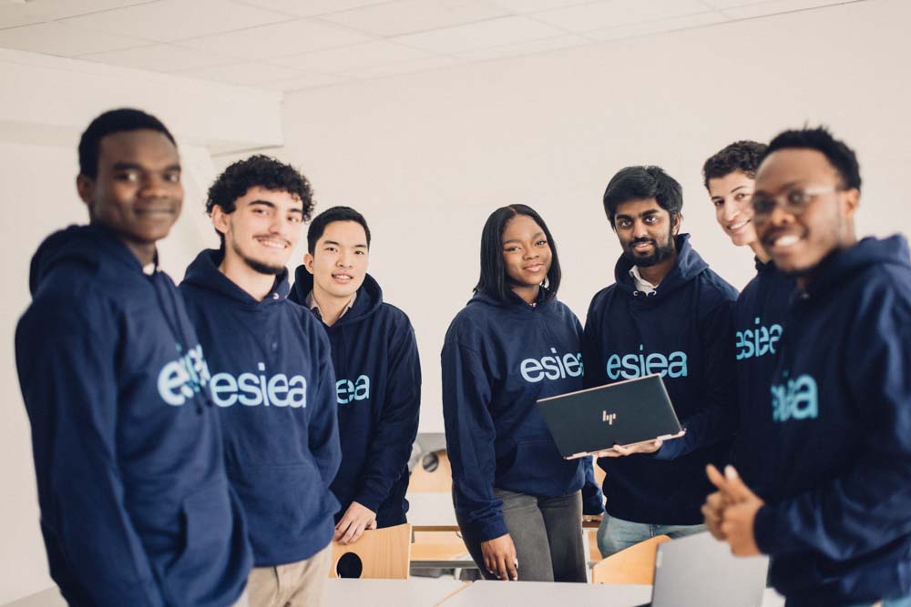 Étudiants ESIEA cybersécurité
