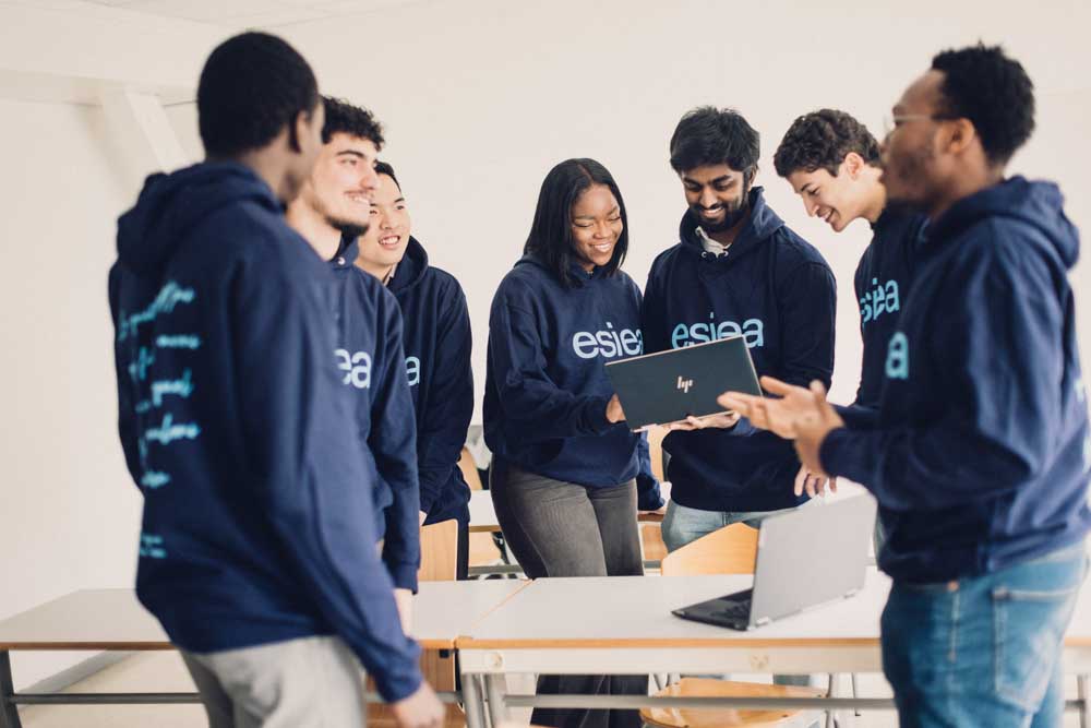 Étudiants ESIEA Experts en cybersécurité