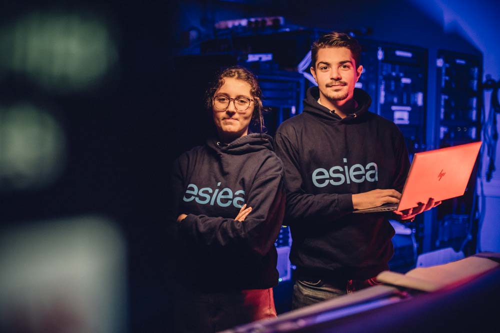 Étudiants ESIEA en cybersécurité