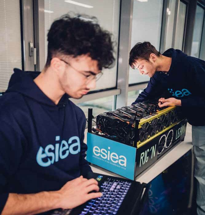 Étudiant ESIEA Laval