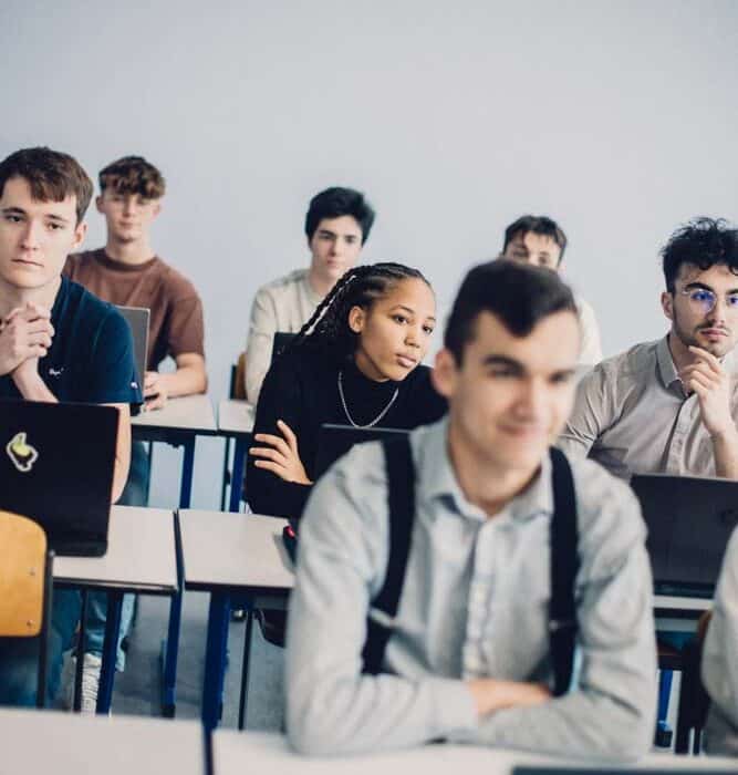 Étudiants de l'ESIEA Laval