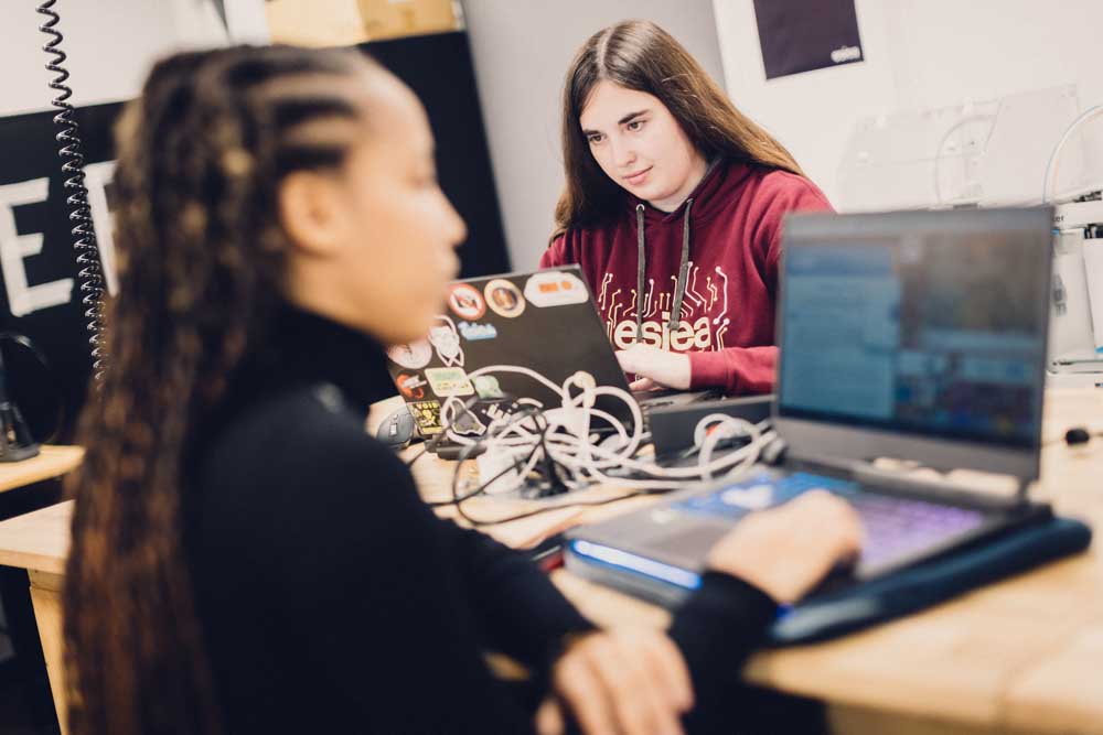 Étudiants ingénieurs de l'ESIEA Laval