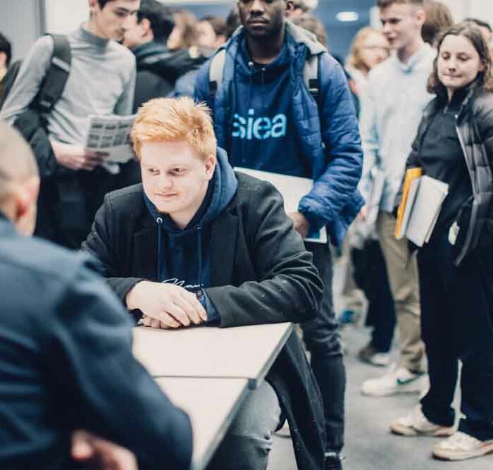Etudiant de l'ESIEA Laval en entretien