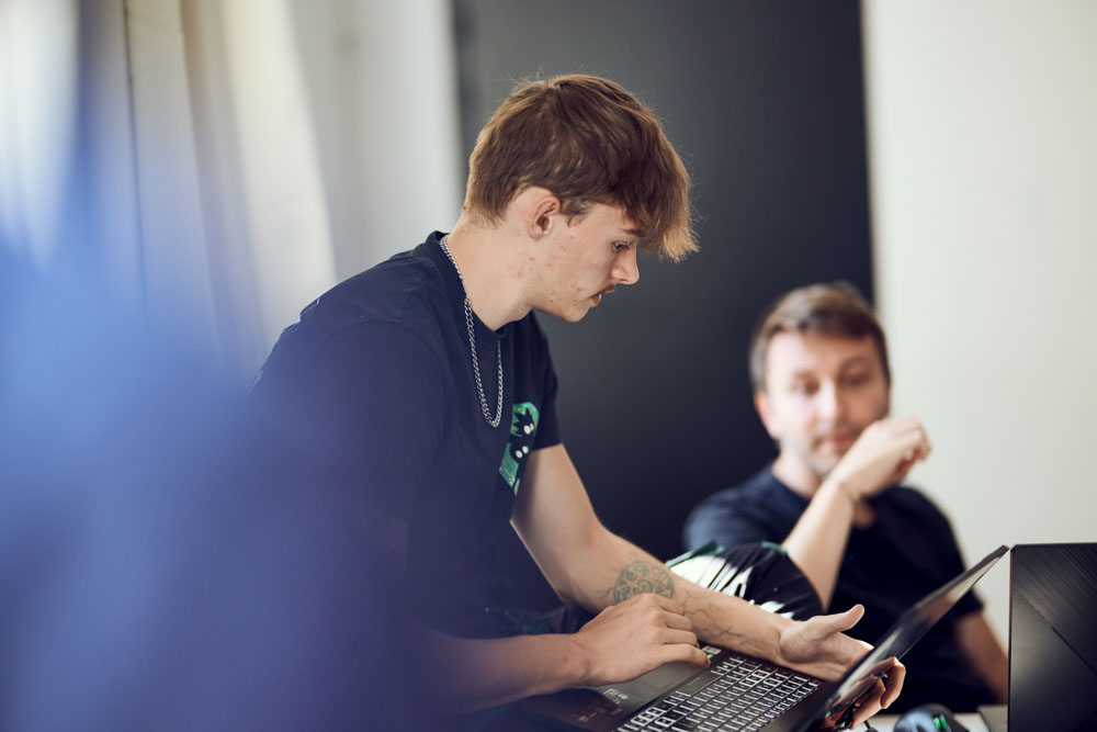 Étudiants ESIEA Agen en projet informatique