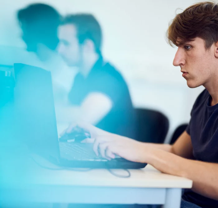 Étudiant de l'ESIEA en développement web full stack