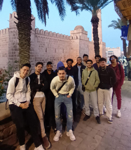 Etudiants de l'ESIEA à Sousse