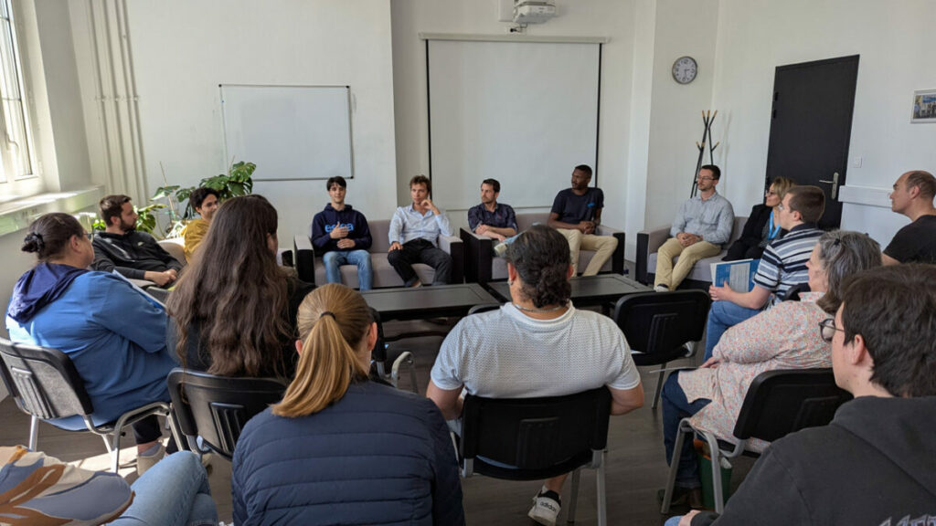 Rencontre entre alumni de l'ESIEA et les lycéens