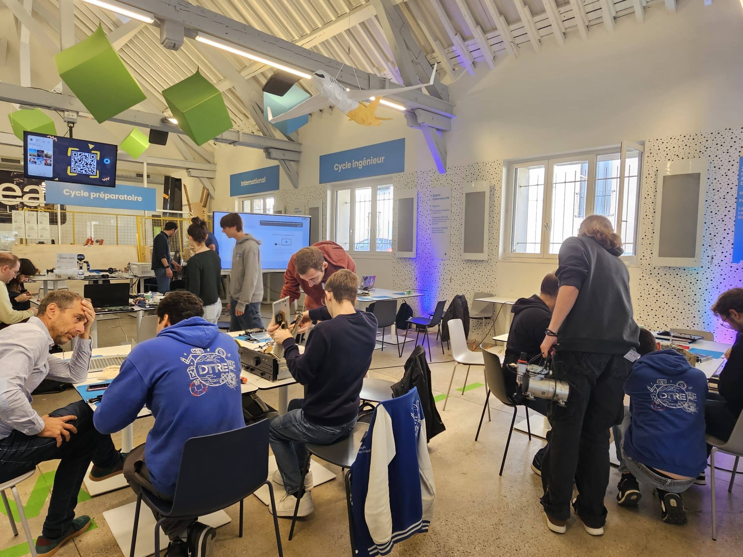 Retour sur la soirée Repair Café des alumni de l’ESIEA et de l’association DTRE
