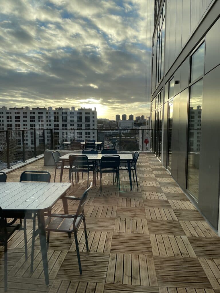 Terrasse du nouveau campus d'Ivry-sur-Seine