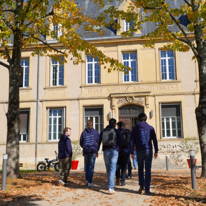 Étudiants de l'ESIEA Agen, école en informatique