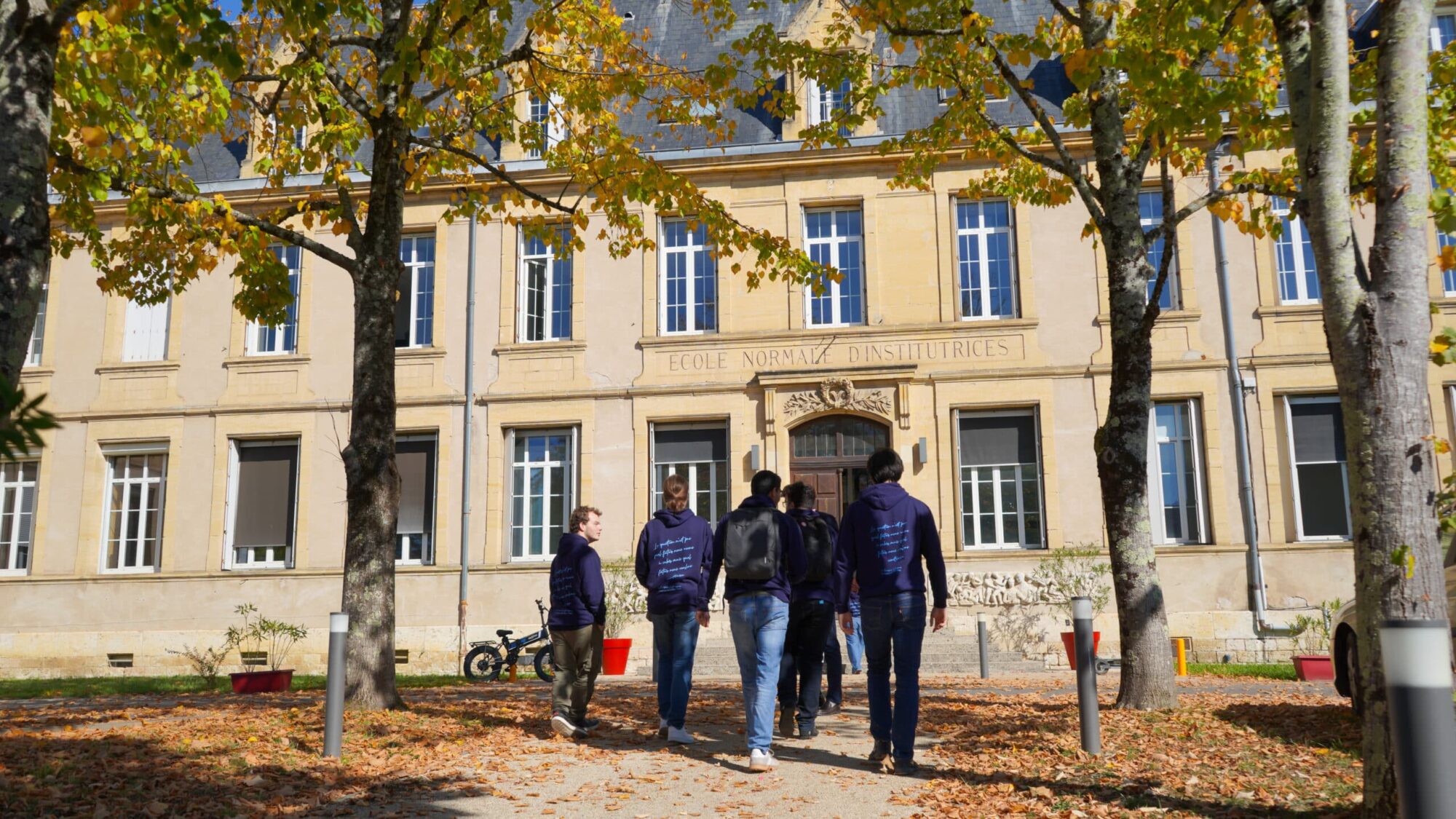 Étudiants de l'ESIEA Agen, école en informatique