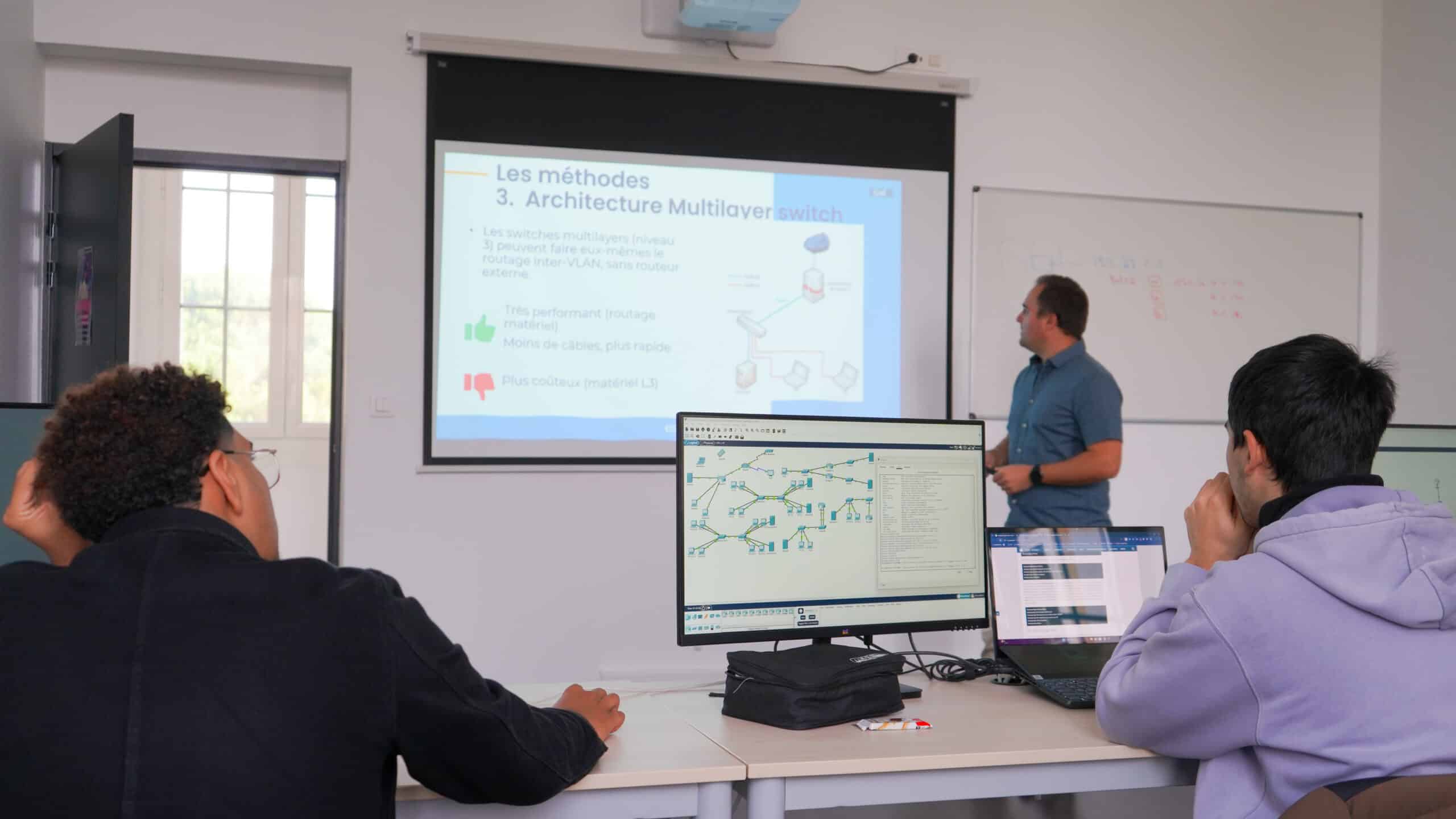 Étudiants en système et réseaux informatiques à Agen