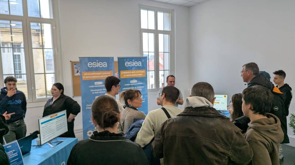 Filières des programmes experts en informatique lors de la JPO d'Agen