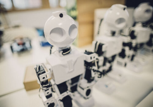 Des étudiants de l’ESIEA relèvent le défi de la Coupe de France de Robotique 2026