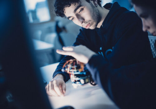 Trouve-t-on facilement du travail après une école d’ingénieur en informatique ?