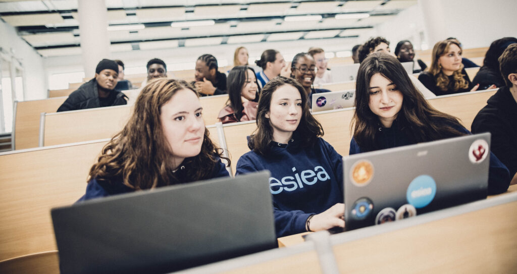 Étudiant·e·s de l'ESIEA Ivry-sur-Seine