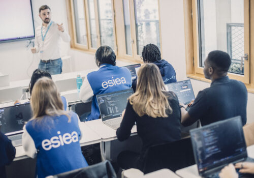 Faut-il mieux faire une formation informatique ou IA ?