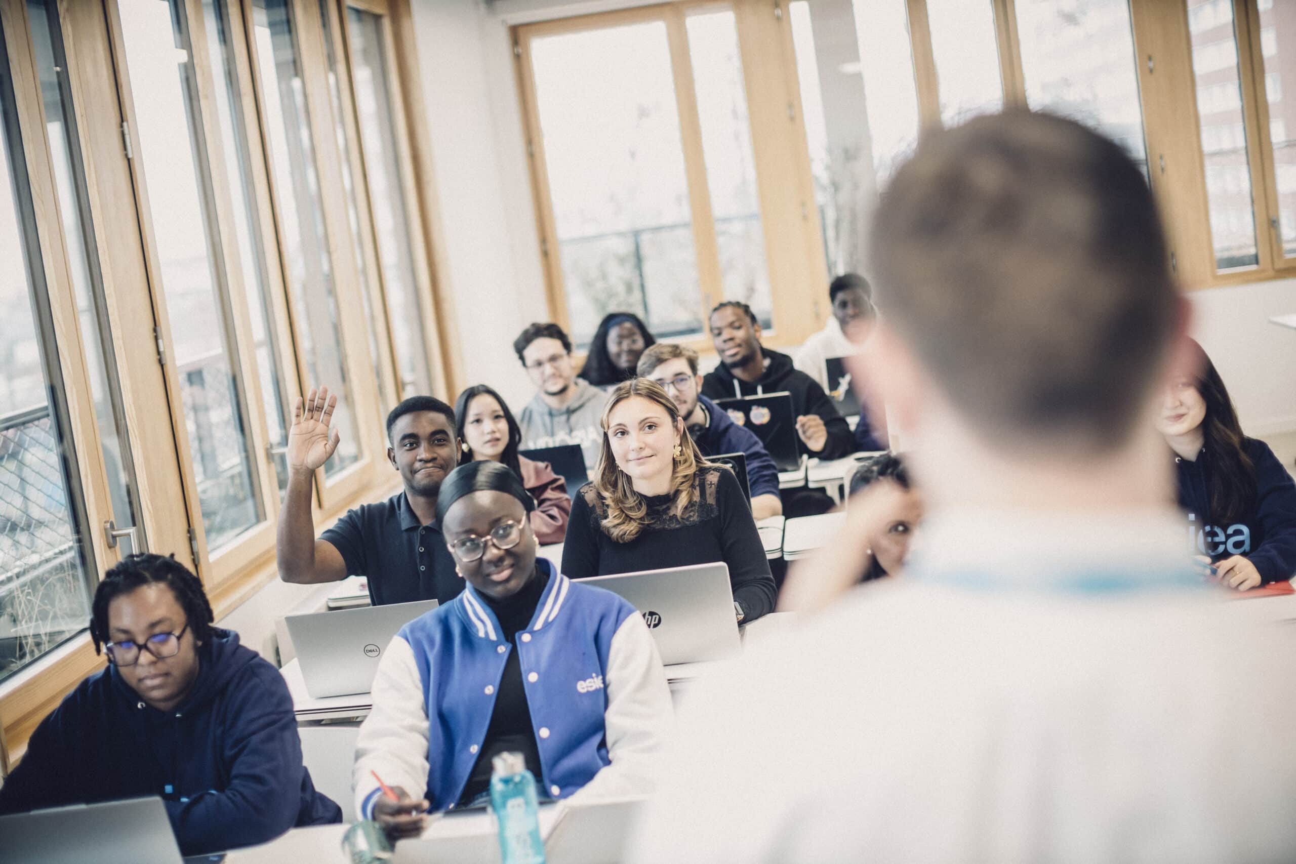 Cours à l'ESIEA Ivry-sur-Seine