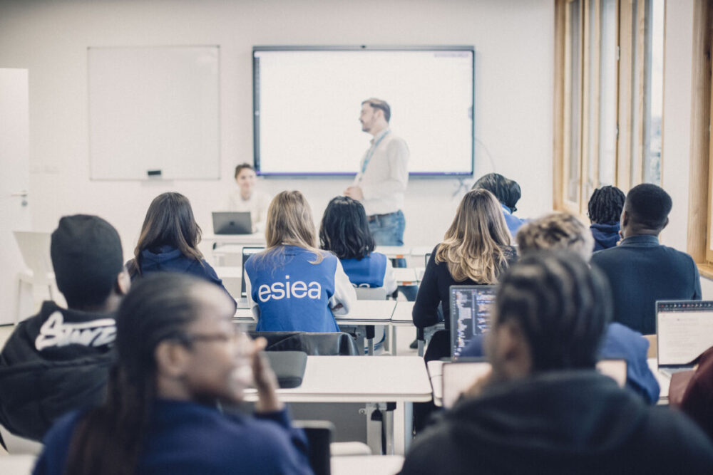 Cours d'informatique à l'ESIEA Ivry-sur-Seine