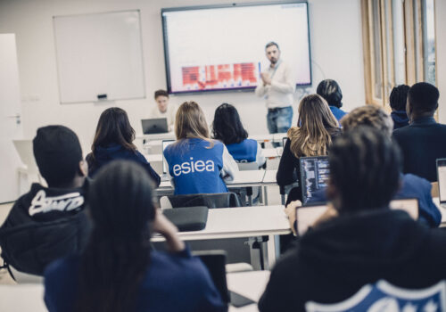 Pourquoi choisir la formation initiale (FISE) à l’ESIEA ? 