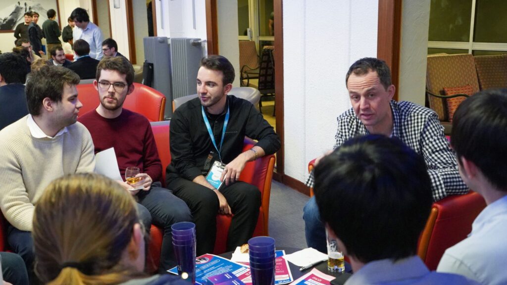 Rencontres entre entreprises, alumni et étudiants de l'ESIEA au colloque 2026