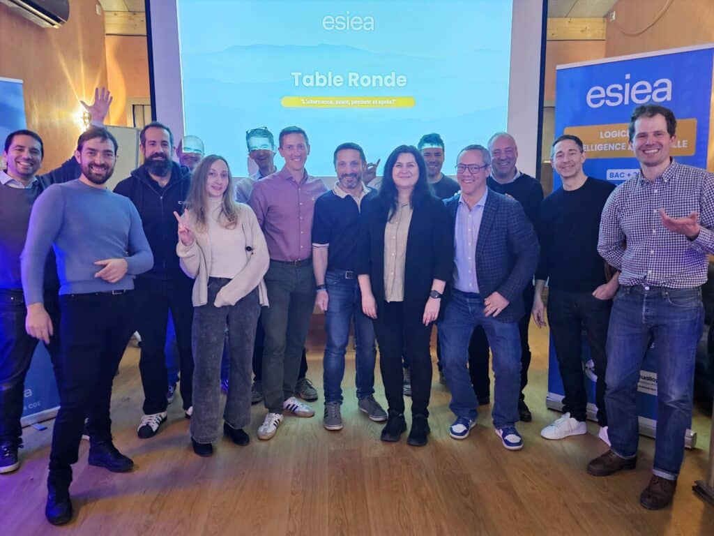 Diplômés de l'ESIEA à Bordeaux en rencontre avec des étudiants experts d'Agen