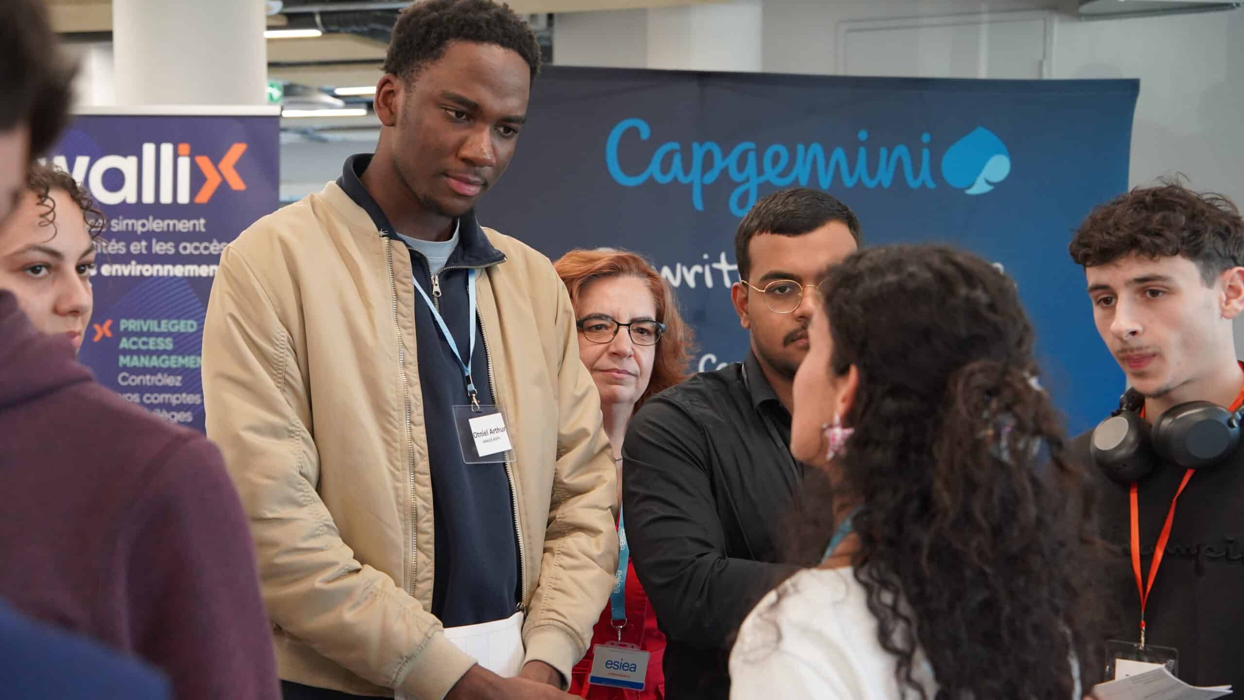 Forum métiers à l’ESIEA : des rencontres clés entre étudiants et professionnels du numérique 