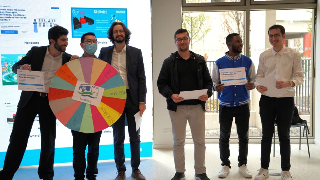 Les étudiants ingénieurs d'Ivry-sur-Seine récompensés lors de l'Open ESIEA 2026