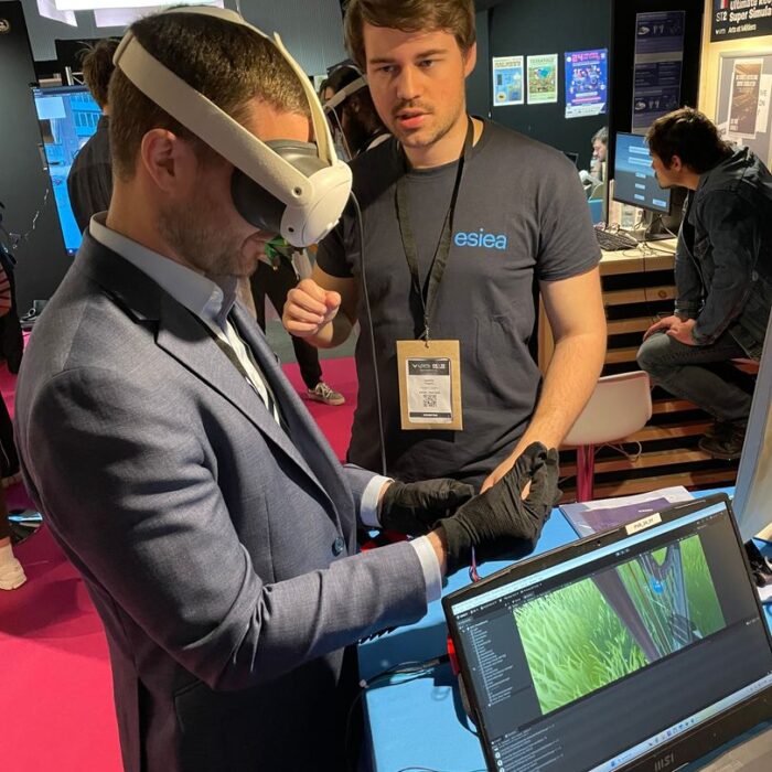 Le Stand de l'ESIEA Laval virtual VR 2