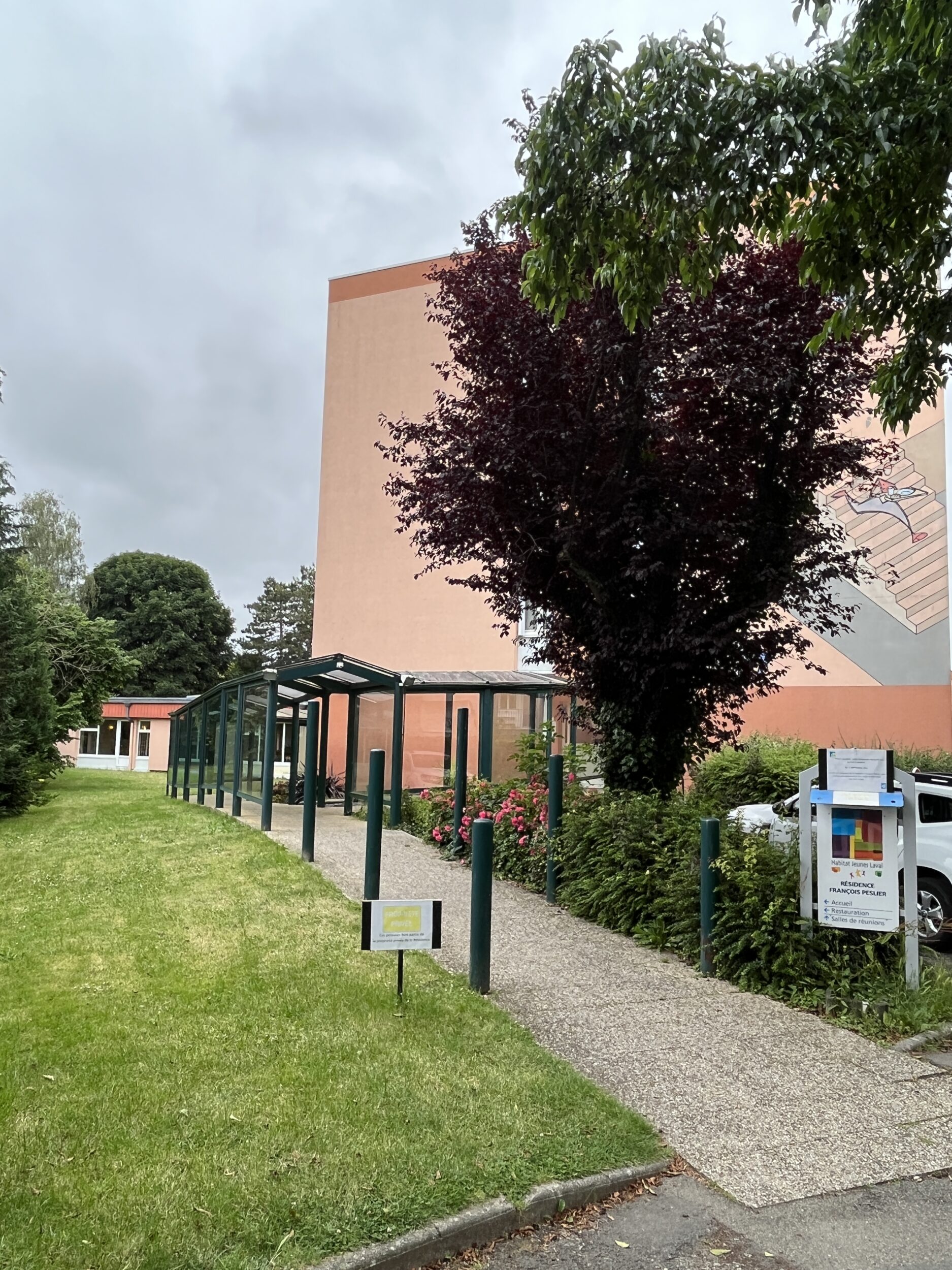 Habitat Jeunes Laval – Résidence François Peslier