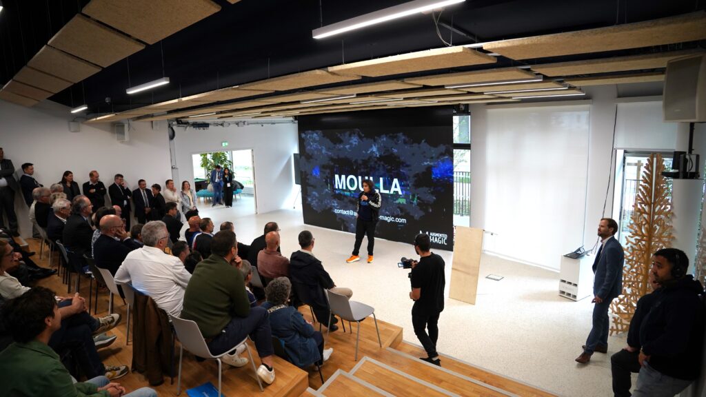 Magic Moulla, alumni esiea