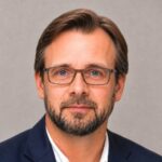 Bertrand Mangin, enseignant et référent handicap à l'ESIEA