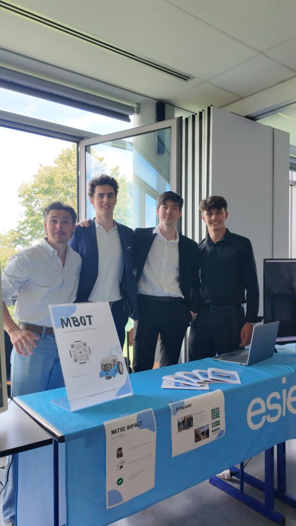 Le projet MBOT, consacré à la préparation de collégiens de Fernand Puech à la Robot Rave, faisait partie des projets distingués à Laval.
