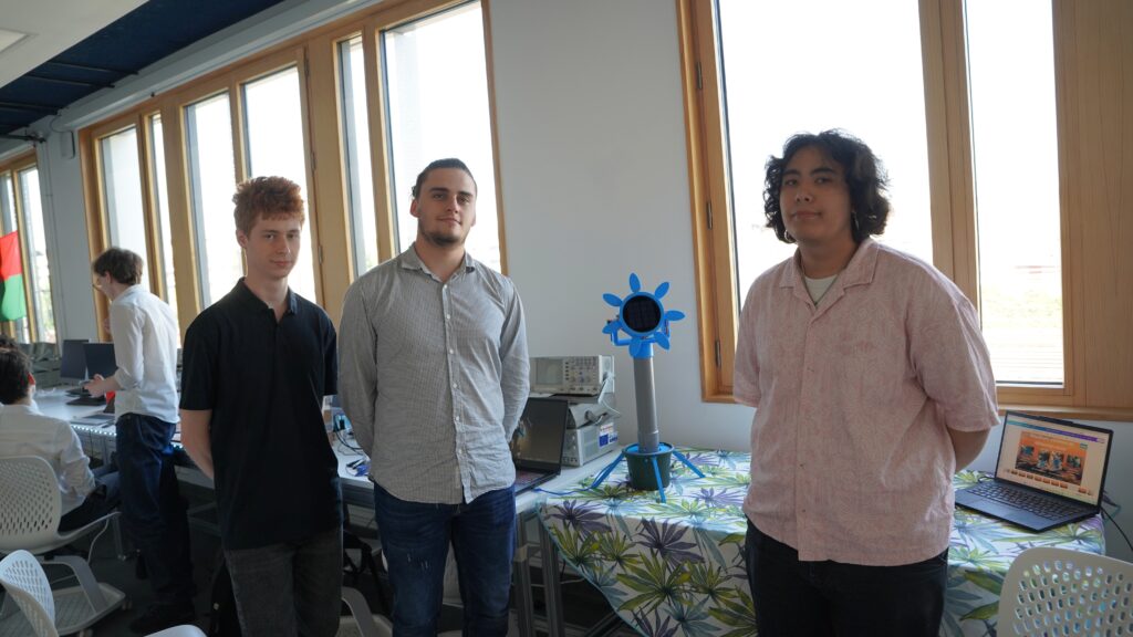 Prototype solaire et électronique présenté par des étudiants de l’ESIEA