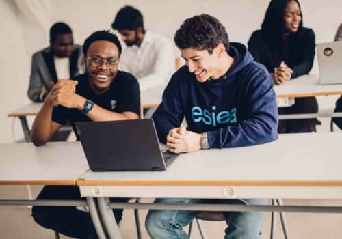 5 raisons de choisir l’#ESIEA ?