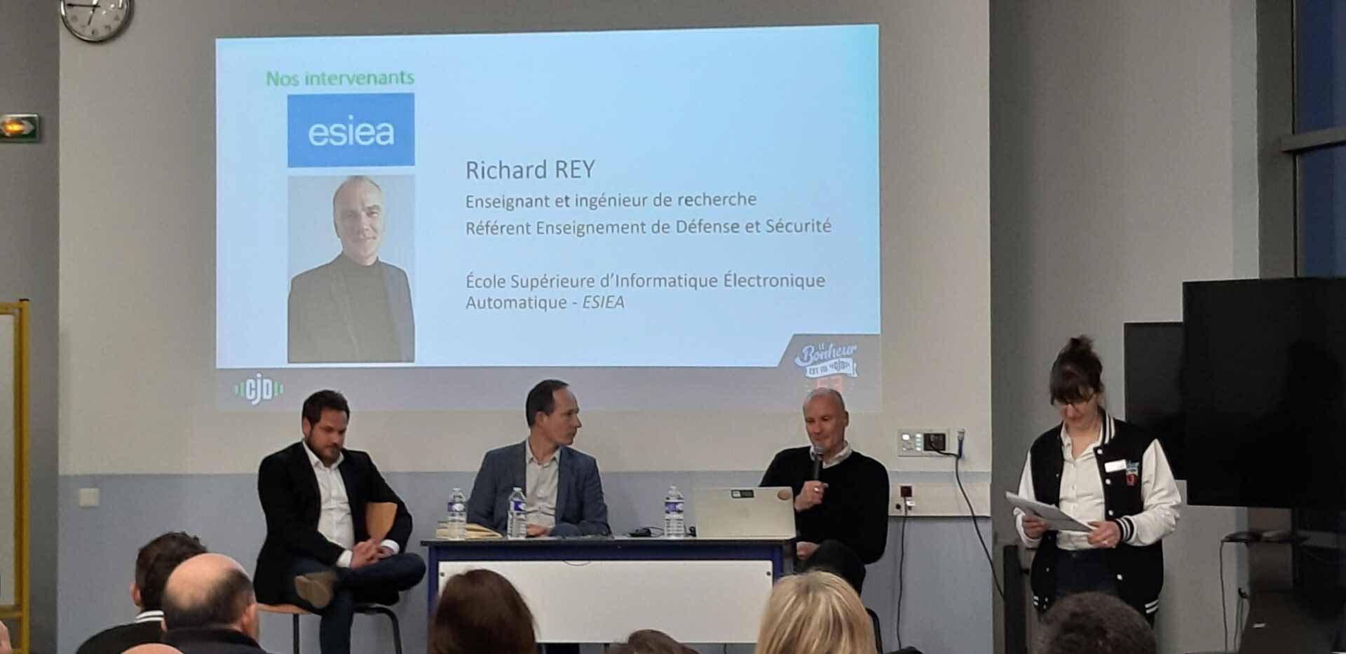 #Cybersécurité #ESIEA #Sensibilisation #SécuritéNumérique #Innovation #Cybercrime #Éducation #Technologie #Gendarmerie #ANSI #CJD53
