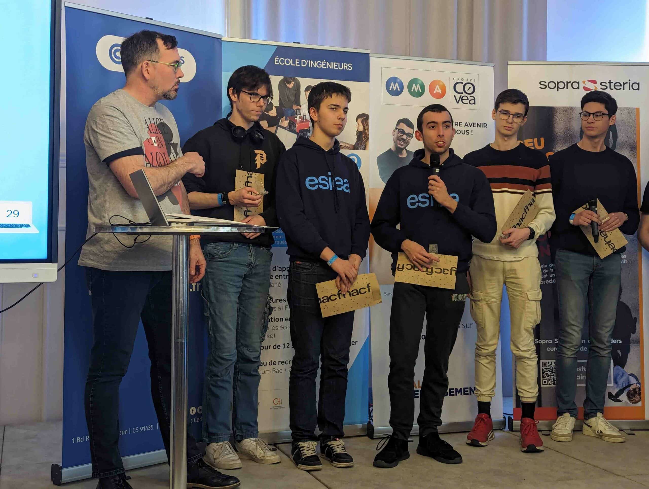 Les étudiants de l’ESIEA Laval remportent les « 24h du code » du Mans