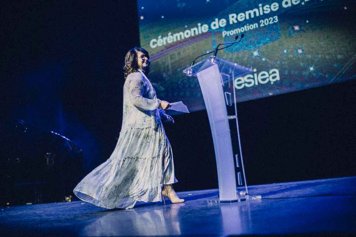 Elisabeth DIVE lors de la remise de diplôme de l'ESIEA