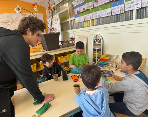Intervention des étudiants d'éco vision à l'école primaire