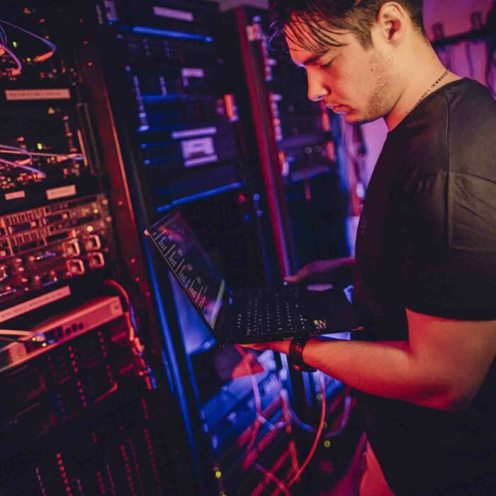 Étudiant des programmes experts en informatique de l'ESIEA